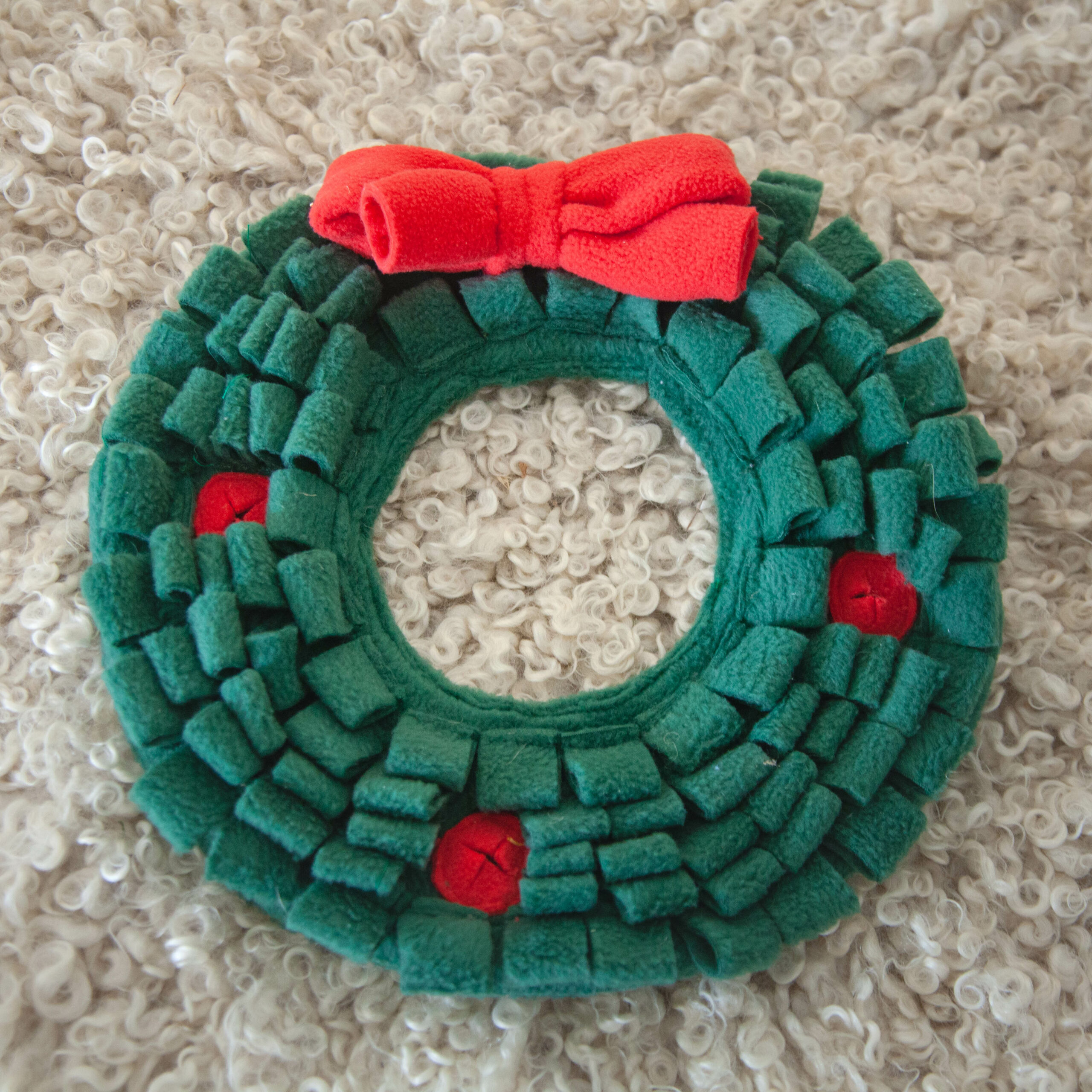 62 - Tapis de fouille couronne de noël